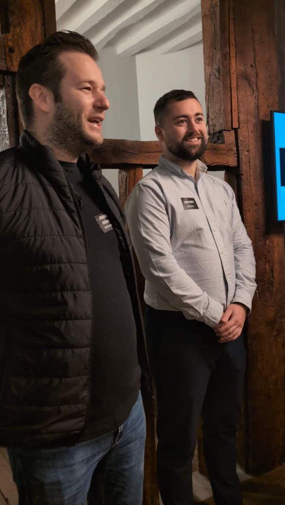 Sébastien Renault et Louis Crété, remerciant les sponsors de leur venue